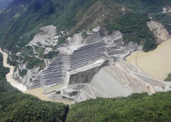 कोलम्बियामा बाँध फुट्दा १२ जना घाइते, धेरै बालबालिका बेपत्ता