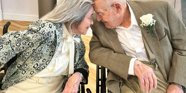 १०० वर्षको दुलहा र १०२ वर्षकी दुलही, यो हो संसारकै अनौठो विवाह