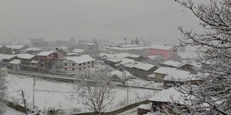 दार्चुलामा हिमपात र वर्षा, जनजीवन प्रभावित