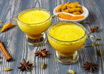 जाडोमा दुधमा मिसाएर यी चिज खाँदा फाइदै फाइदा