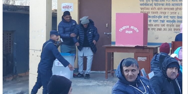 स्थानीय तह उपनिर्वाचन : शान्तिपूर्ण रूपमा मतदान हुँदै