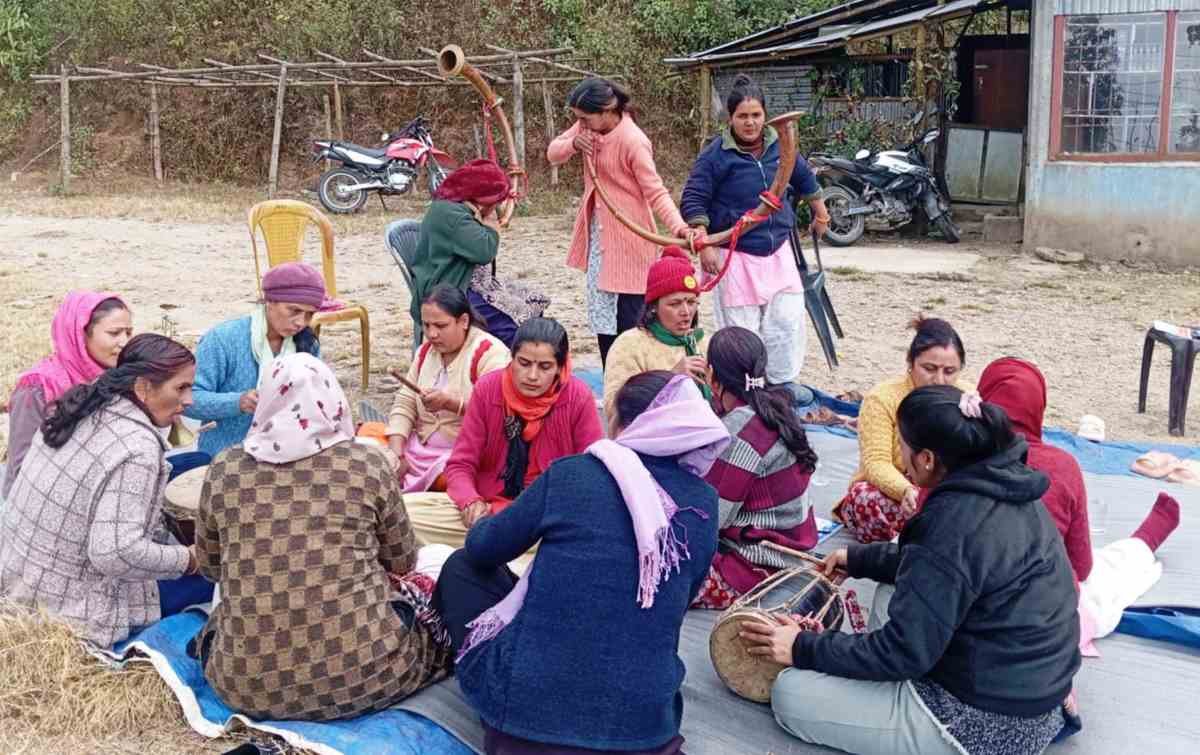 नौमती बजाउन सिक्दै इलामका महिला