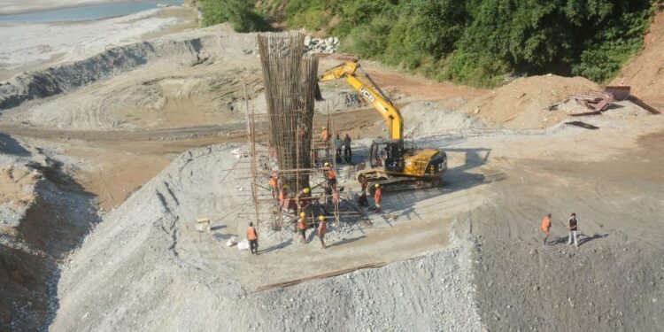 त्रिवेणीमा निर्माणाधीन पुलको काम पाँच वर्षदेखि अलपत्र