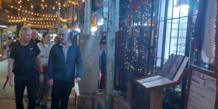 ठमेलमा पर्यटक त आए, तर खर्च नै नगर्ने