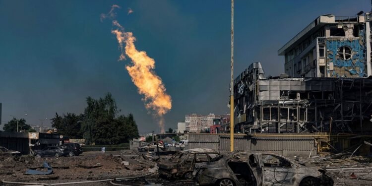 युक्रेनको जापोरिझियामा क्षेत्रमा भएको रूसी आक्रमणबाट १० जनाको मृत्यु