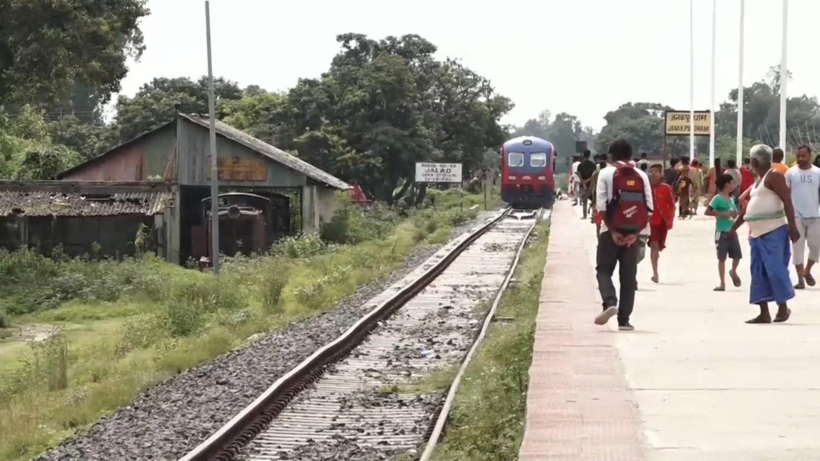 स्थानीयवासीको विरोधका कारण रेलमार्ग निर्माणको काम रोकियो