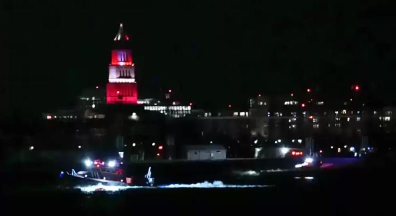 दुर्घटनाग्रस्त अमेरिकन विमानमा चालकदलसहित ६४ यात्रु, उद्धार जारी