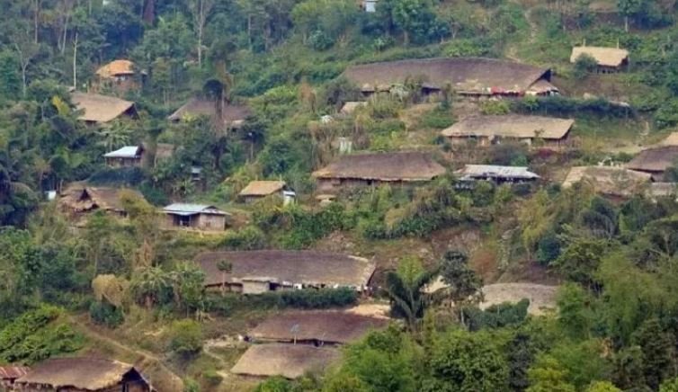 भारतमा खाएर म्यान्मारमा सुत्छन् यहाँका मुखिया