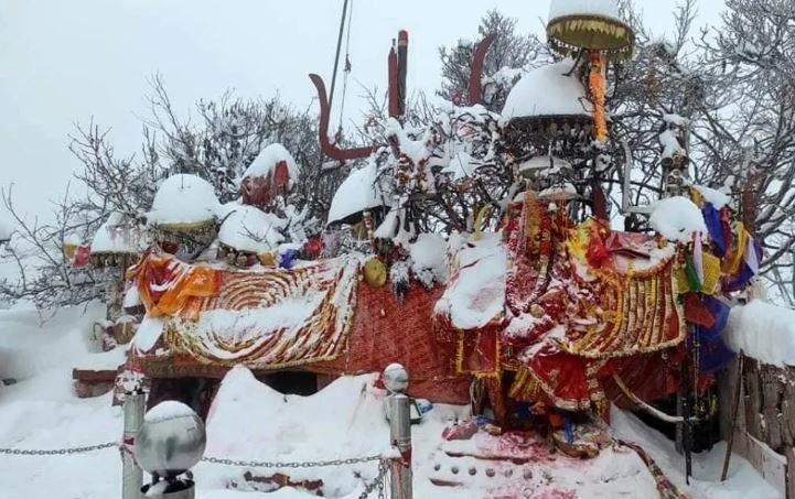 पाथीभरासहित ताप्लेजुङका उच्च हिमाली क्षेत्रमा हिमपात