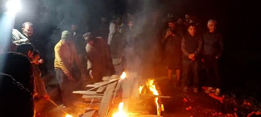 भारतको केआईआईटीमा शङ्कास्पद मृत्यु भएकी नेपाली विद्यार्थी प्रकृति लम्सालको रातिनै अन्त्येष्टि