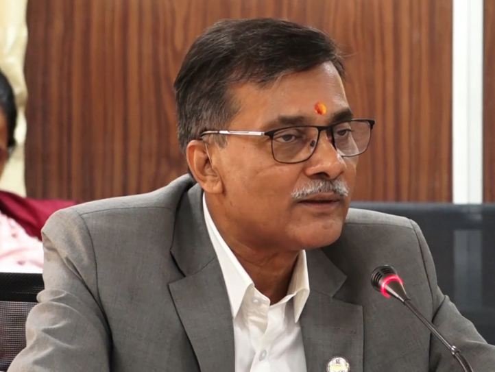 मन्त्री नै झुक्किएपछि रोकियो विधेयक