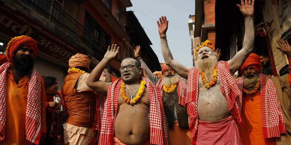 पशुपति आइपुगे साधुहरू (फोटोफिचर)