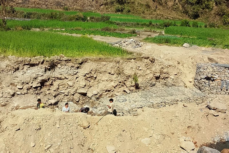 बस्ती संरक्षणका लागि तटबन्धन