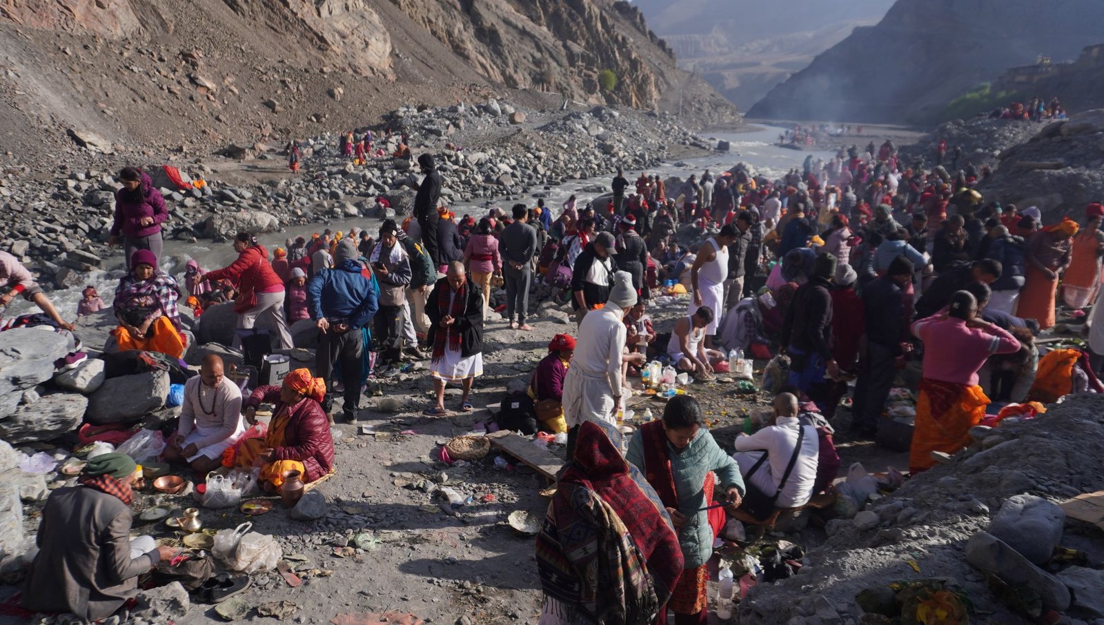 मुस्ताङको कागबेनीमा तीर्थालुको घुइँचो