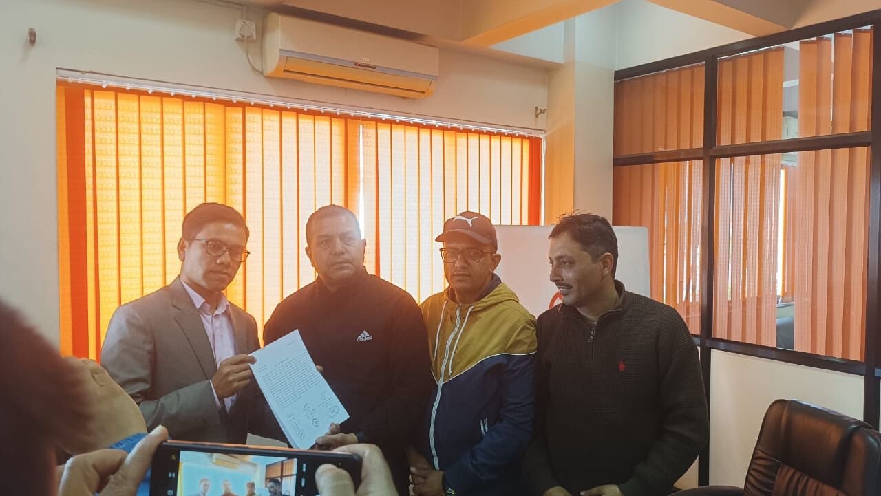 मजदुर सङ्गठनले ‘हान’लाई बुझाए ध्यानाकर्षणपत्र