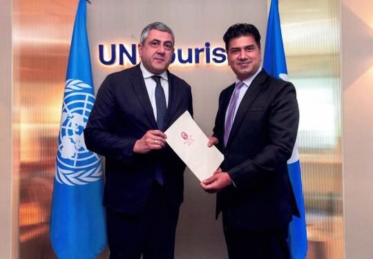 राजदूत शनिल नेपालद्वारा ओहोदाको प्रमाणपत्र प्रस्तुत