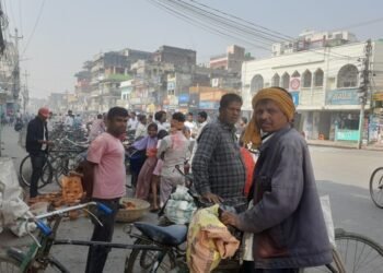 आलेखः कामको खोजी गर्दै वीरगञ्जको घण्टाघर धाउनेहरु…