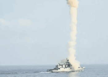 पहलगाम हमलापछि भारत र पाकिस्तानबीच तनाव बढ्यो, भारतीय नौसेनाको युद्ध अभ्यास