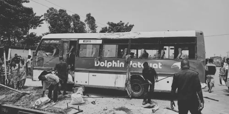 सप्तरीमा बस दुर्घटनामा तीनको मृत्यु, २२ जना घाइते