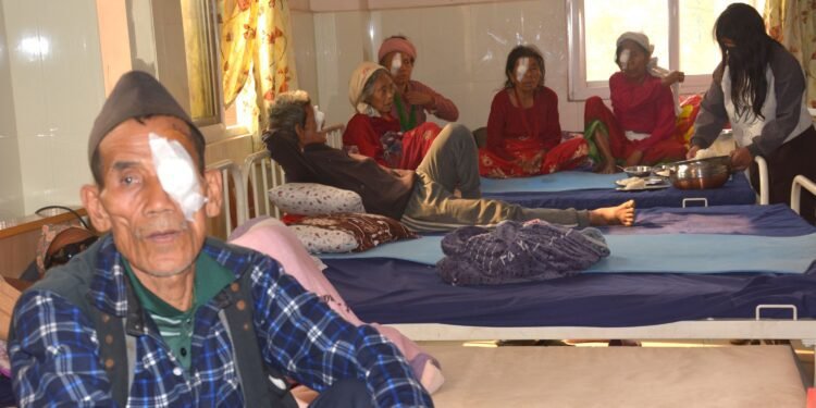 दुर्गम गाउँमा मोतियाविन्दुको निःशुल्क शल्यक्रिया