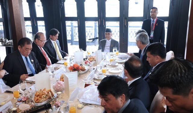 प्रधानमन्त्री ओलीसँग थाइल्याण्डका व्यावसायीहरूको भेटवार्ता