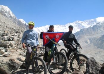 कञ्चनजङ्घा आधार शिविरमा पहिलो साहसिक साइक्लिङ