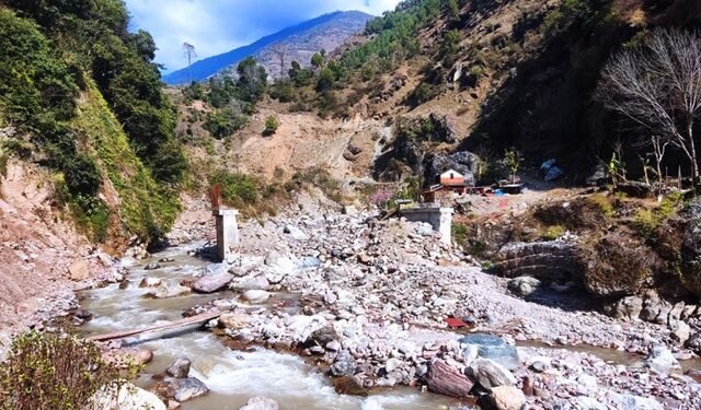 भुजी र दरमखोला पुल निर्माणमा लापरबाही