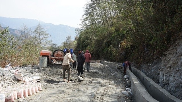 बसाइसराइ रोक्न ग्रामीण क्षेत्रमा विकासका योजना सञ्चालन