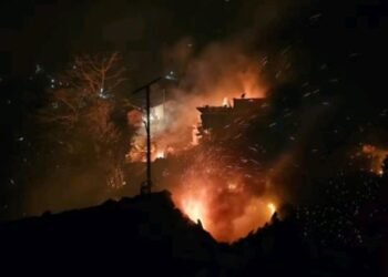 अछामको जयगढ बजारमा भीषण आगलागी