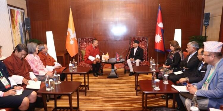 प्रधानमन्त्री ओली र भूटानी प्रधानमन्त्री तोब्गेबीच भेटवार्ता