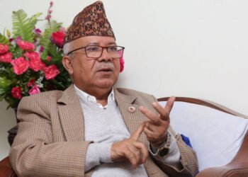 आफ्नै सांसद सभापति भएको समितिमा ‘विधेयक’ अड्काएर ‘शिक्षक आन्दोलन’मा मिसिँदै माधव नेपाल!