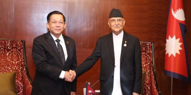 प्रधानमन्त्री ओली र म्यान्मारका प्रधानमन्त्री हलिङबीच भेटवार्ता