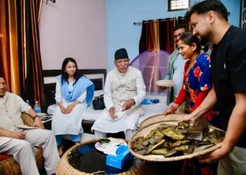 प्रचण्डसहितको टिमले अछामी परिकार भक्सीको चाख्यो स्वाद