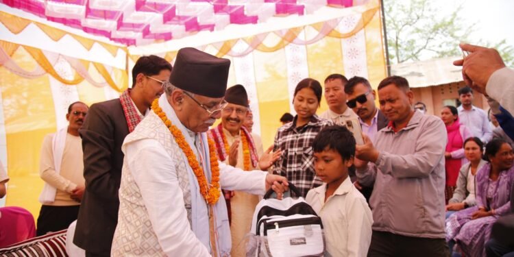 प्रचण्डले गरे शैक्षिक अभिभावकत्व