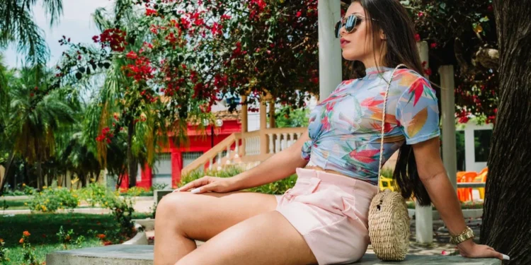 के तपाईं गर्मीमा कूल र स्टाइलिश लुक चाहनुहुन्छ ? यी स्टाइलिङ टिप्सहरू दिमागमा राख्नुहोस्