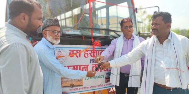 चन्दा सङ्कलन गरेर विद्यालयलाई बस