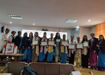 उत्कृष्ट सात विद्यालय तथा सामुदायिक नर्स सम्मानित