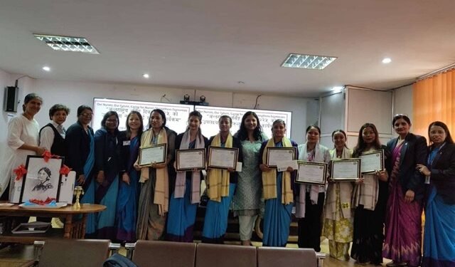 उत्कृष्ट सात विद्यालय तथा सामुदायिक नर्स सम्मानित