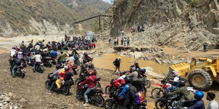 १६ घण्टापछि खुल्यो बिपी राजमार्ग