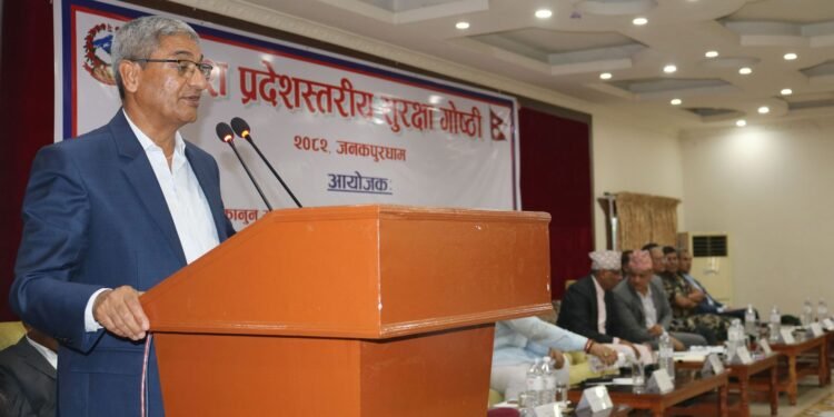 सीमाक्षेत्रमा हुने आपराधिक घटना तथा चोरी तस्करी कडाइका साथ रोक्न गृहमन्त्री लेखकको निर्देशन