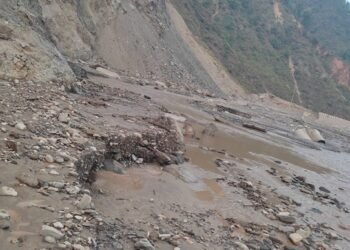 आठ घण्टादेखि बिपी राजमार्ग अवरुद्ध, बेपत्ता महिलाको खोजी गरिँदै