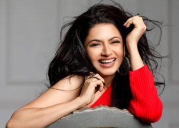 अझैपनि जवान देखिन्छिन् भाग्यश्री (फाेटाेफिचर)