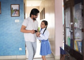 डिजिटल कुलतबाट आफू र बालबालिकालाई बचाउन हेर्नैपर्ने चलचित्र ‘झिल्को’