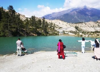 पर्यटक लोभ्याउने मुस्ताङको ‘ढुम्बाताल’