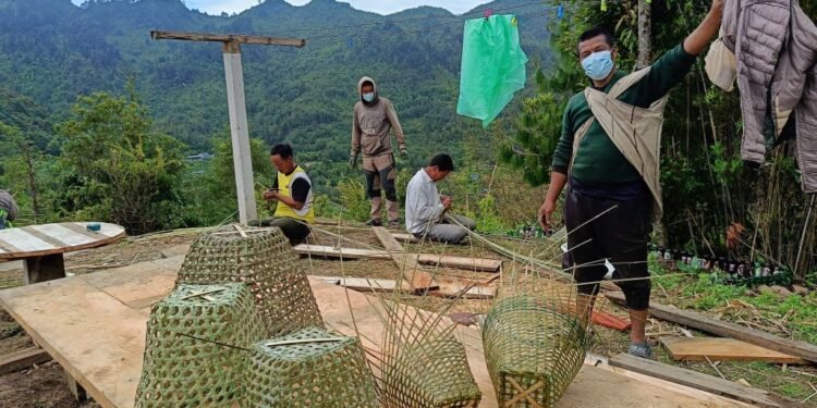 चोयाका सामग्री बनाउन युवापुस्तालाई तालिम