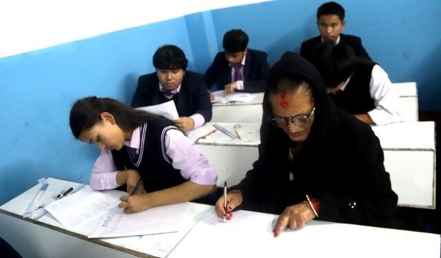 कक्षा १२ को परीक्षामा ७३ वर्षीया परीक्षार्थी पनि