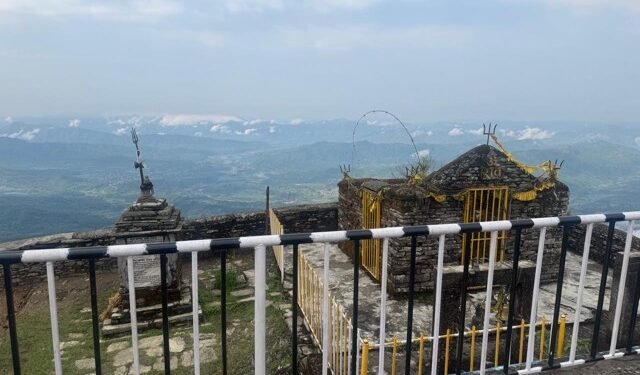 पर्यटक आकर्षणको केन्द्र बन्दै लमजुङको ‘राइनासकोट’