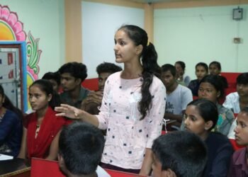 मेयरलाई विद्यार्थीको प्रश्न– हामी कहिलेसम्म अर्को पालिकाको विद्यालयमा पढ्न जाने ?