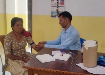 थारु समुदायका एक हजार आठ सयको रगत परीक्षण