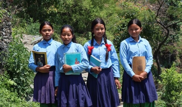 अब्बल बन्दै कान्दाका चेपाङ बालबालिका